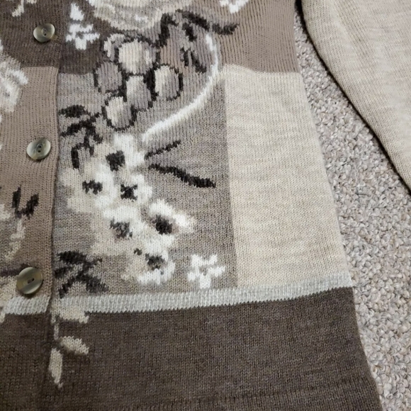 Vintage Susan Bristol Beige/Brown Floral Pattern Cardigan/Sweater - Picture 4 of 10